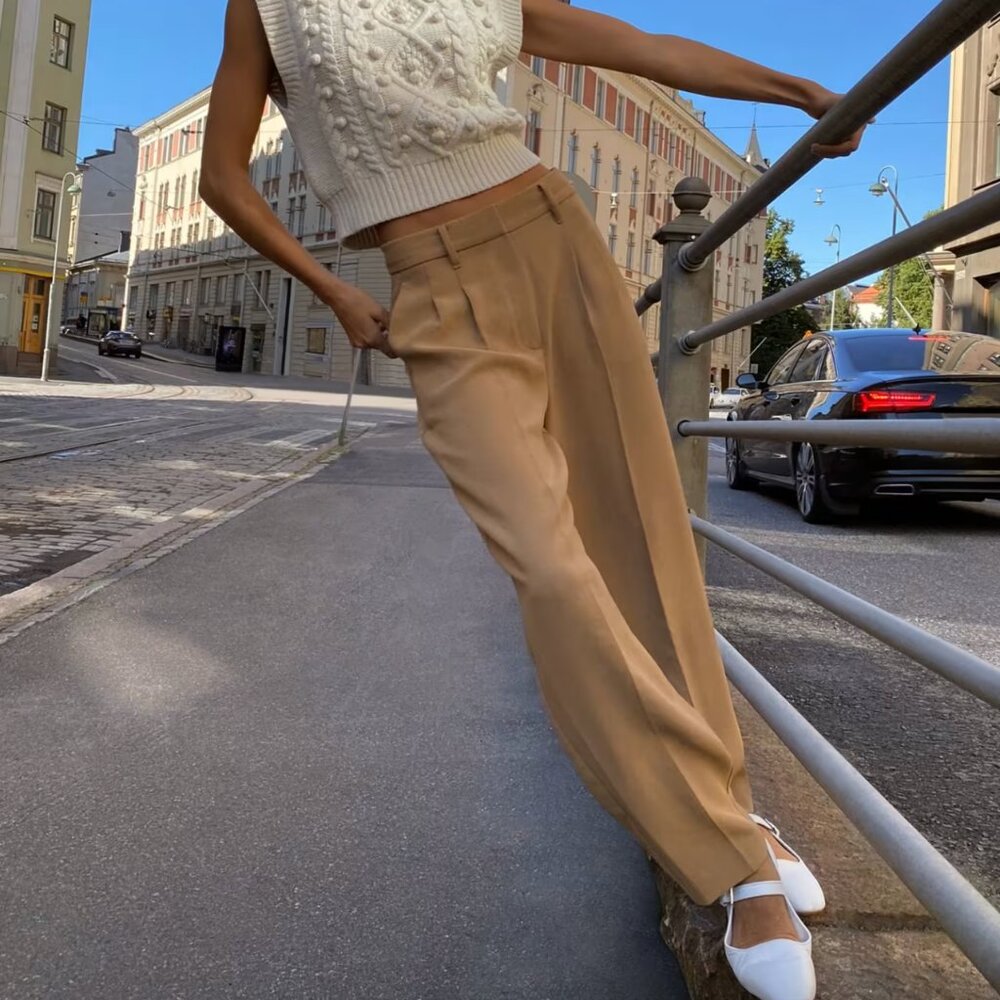 Aritzia Wilfred Carrot Pant - Size 2 Black